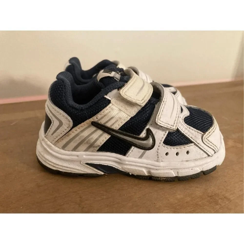 Nike size 5 baby toddler downshifted blue white sneakers shoes - Picture 1 of 7